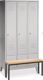 Garderobenschrank m.vorgebauter Sitzbank H300xB900xT500/820mm lichtgrau 3 Abt.