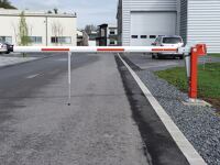 Wegesperre 5000mm m.Gasdruckfeder Alu weiß m.roten Streifen CRONENBERG OH