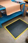 Arbeitsplatzbodenbelag, NW-Nr.: 9000452314 Fertigmatte, L900xB600xS14mm schwarz/gelb SBR-Gummi, COBA  