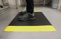 Arbeitsplatzbodenbelag, NW-Nr.: 9000452385 L1500xB900xS9,5mm schwarz, m.gelben Streifen Schaumst.COBA  