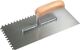 Glättekelle L. 280 mm B. 130 mm Stahl gehärtet 6 x 6 gezahnt, mit gebogenem Holz